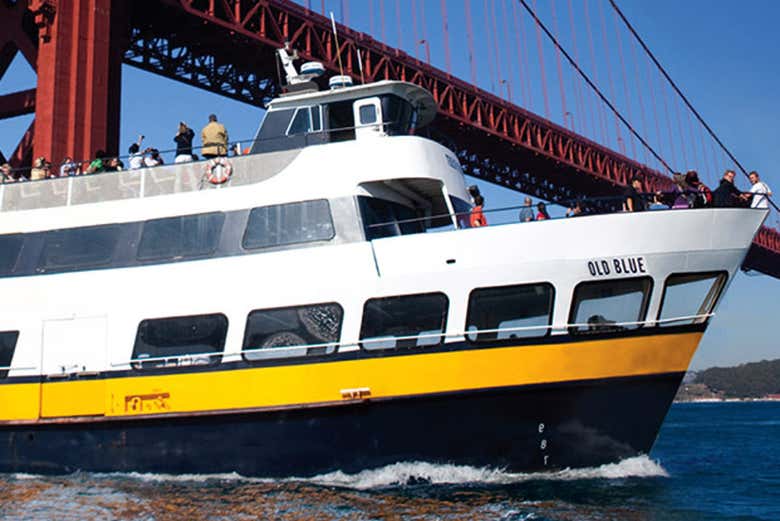 Traghetto che attraversa la baia di San Francisco