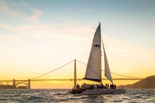 Giro in catamarano al tramonto
